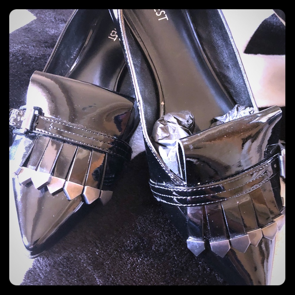 Nine West pointed flats with silver . 8